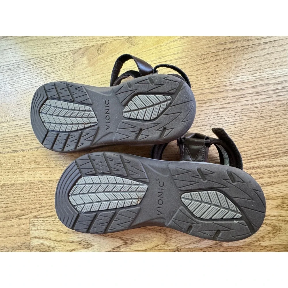 Vionic Leo Sandals Mens 7 Brown Adjustable Straps Leather Comfort Travel